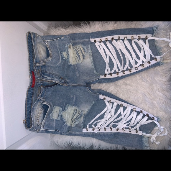 Fashionnova Bermuda shorts - Picture 2 of 5